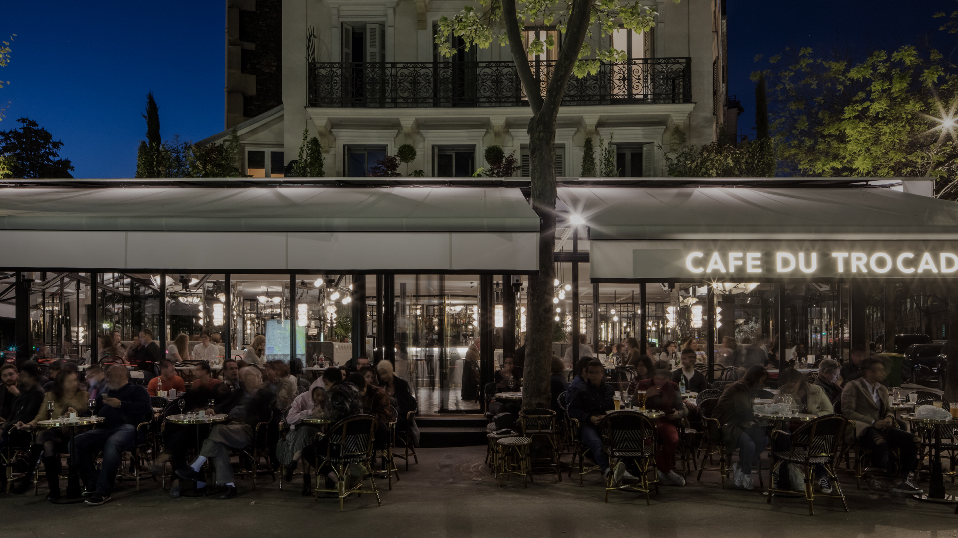 https://menuonline.fr/cafedutrocaderoparis/images/restaurant_cHNP1K.jpg